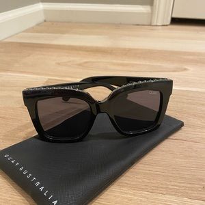 NWOT Quay Sunglasses